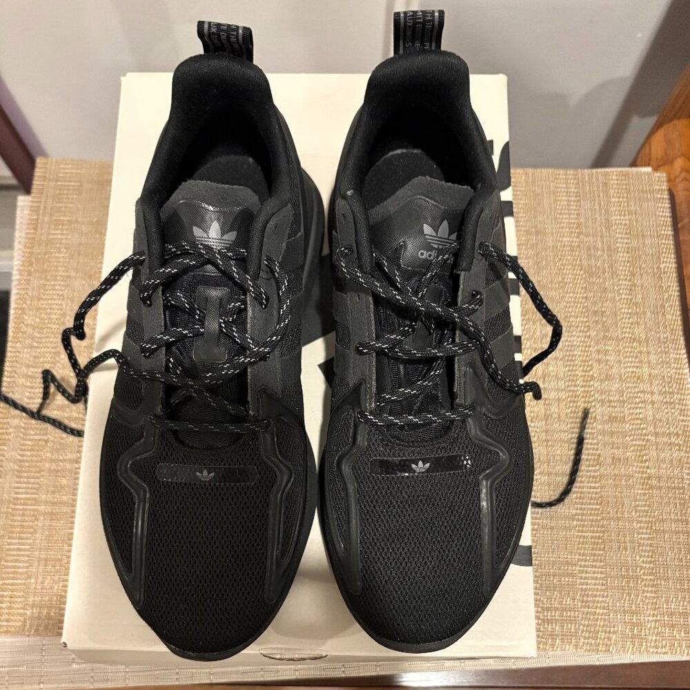 Black Adidas Running Sneakers unisex sz 6Y(womens sz 7.5)